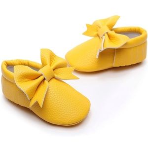 NWOT Baby Girl Yellow Moccasins w/Bow